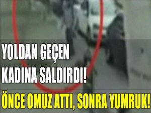 Yolda yürüyen kadına saldırdı!