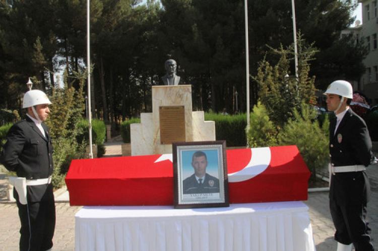 Şehit polis  için tören düzenlendi