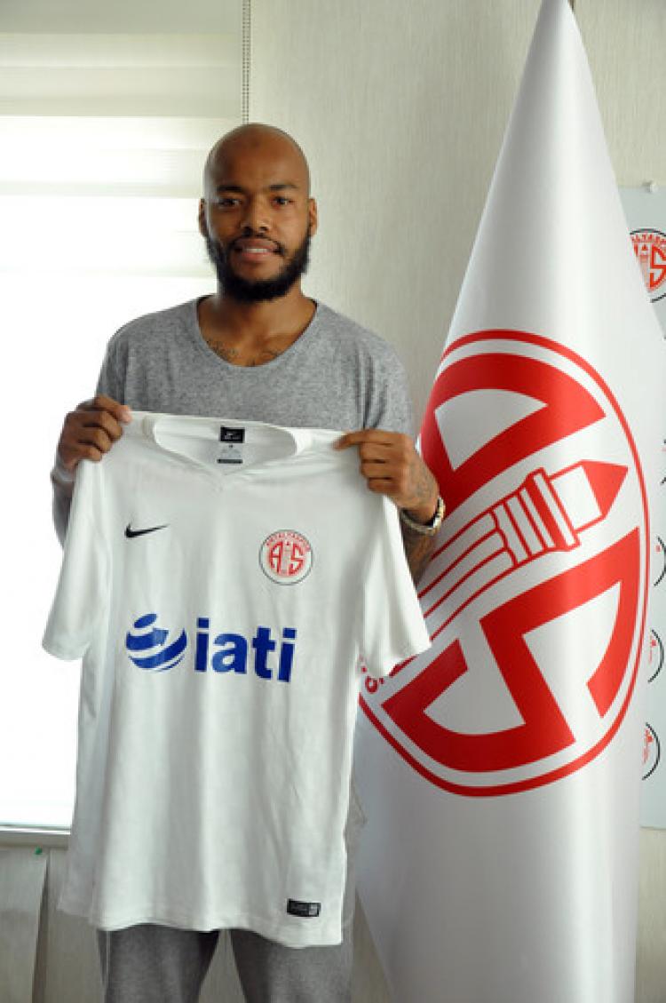 Antalyaspor, M’Bolhi’yi de aldı