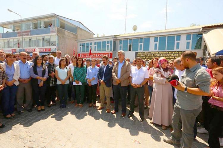 DBP'li eş başkanın gözaltına alınması protesto edildi