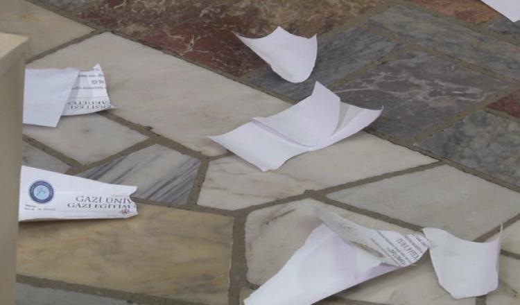 Öğretmen adayları Meclis'te diplomalarını yırttı
