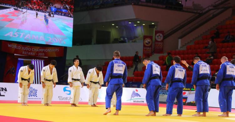 Dünya Judo Şampiyonası takımlar finali Japonya-Kore arasında yapılacak