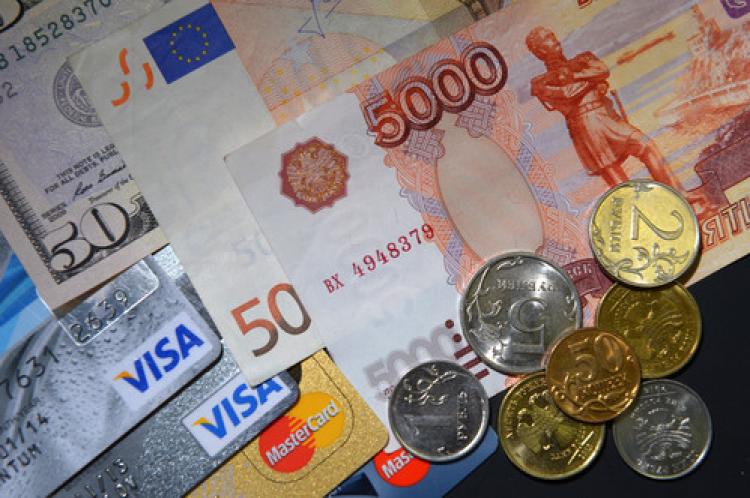 Petrol düştü, dolar 66,7 rubleye yükseldi