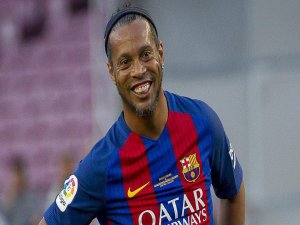 Ronaldinho futbolu bıraktı!