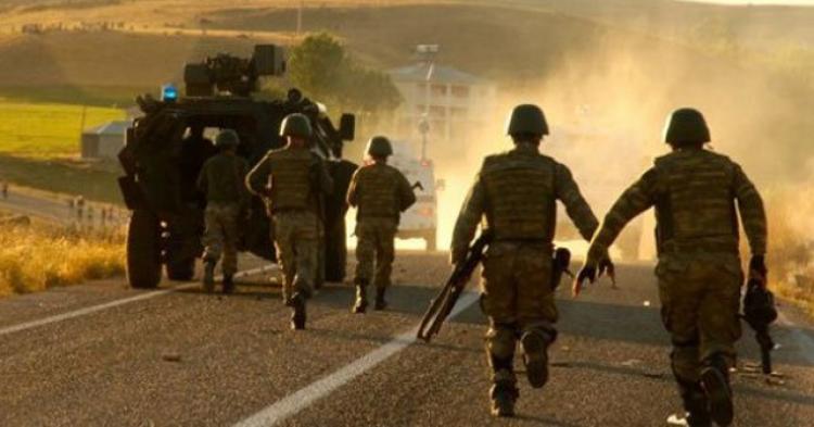 Haklari’de teröristler çatışma çıktı