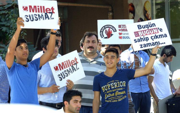 Vatandaşlardan özgür medyaya destek
