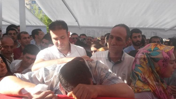 Şehit komiser son yolculuğuna uğurlandı