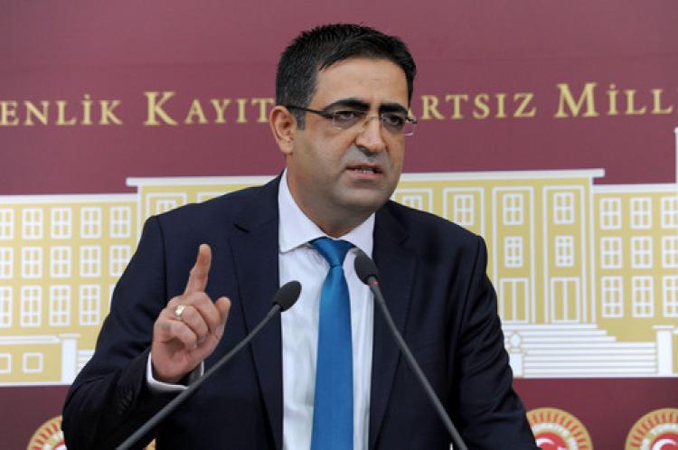 'Bütün basının karşı çıkması gereken operasyonel süreçle karşı karşıyayız'