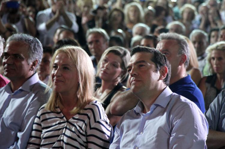 Çipras, Atina'dan başladı
