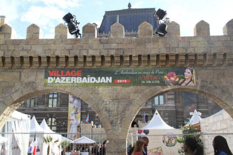 Paris'te Azerbaycan rüzgarı