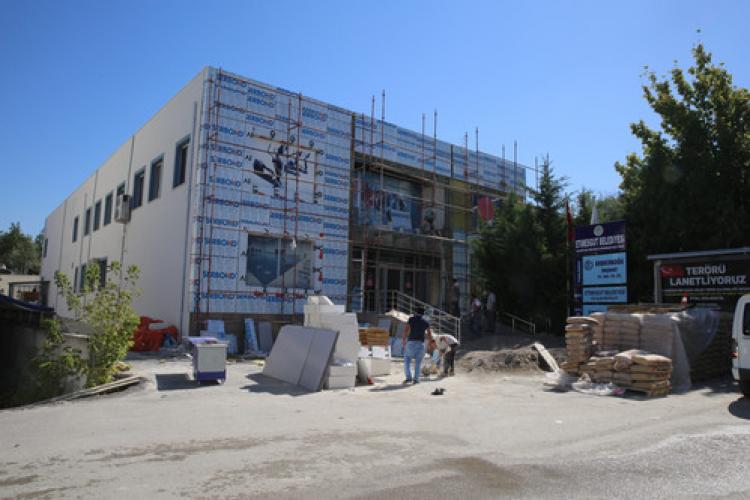 Etimesgut Belediyesi, yüzme havuzu ve spor kompleksini yeniliyor