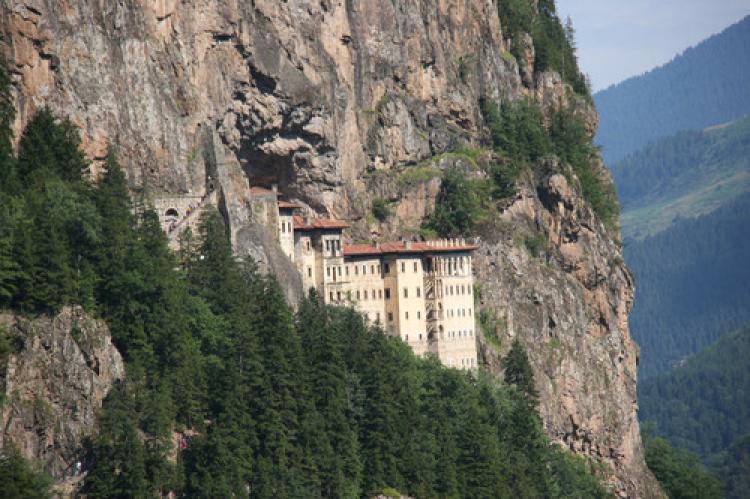 Sümela Manastırı, bir yıl ziyarete kapatılacak