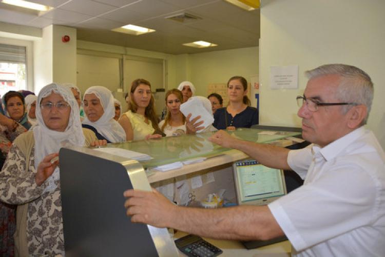 Nusaybinli kadınlar, eşbaşkanlara dayanışma kartları gönderdi