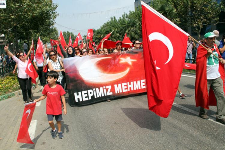 Bursa şehitler için ayakta