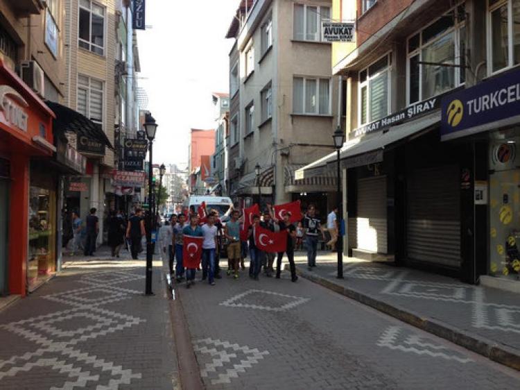 Ünyeli gençler, şehitlere destek yürüyüşü yaptı