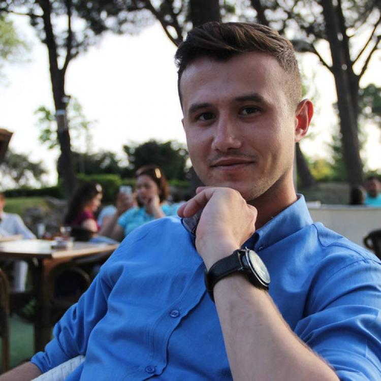 Balıkesirli şehit astsubayın baba evine ateş düştü