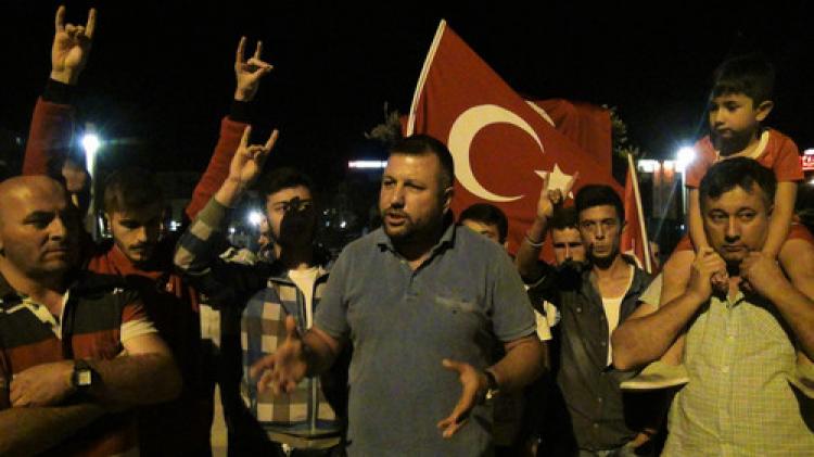 Kırşehir'de bayrak eylemi