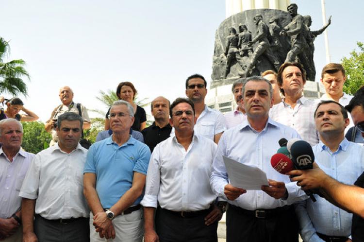 CHP'li Esen: Şu ortamda bile başkanlık hayalindeler