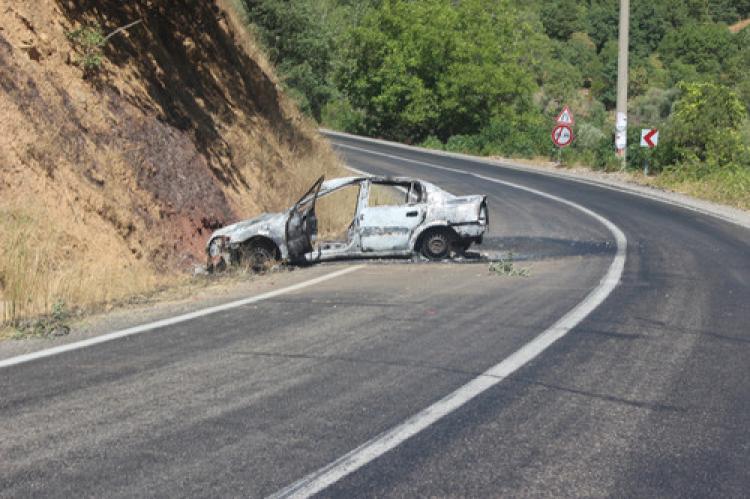 Kızının yanında polisi şehit ettiler