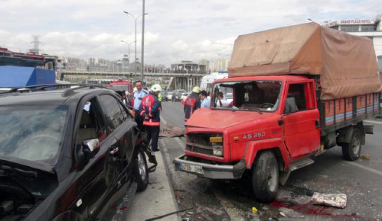 E5’te feci kaza: 1 ölü 2 yaralı