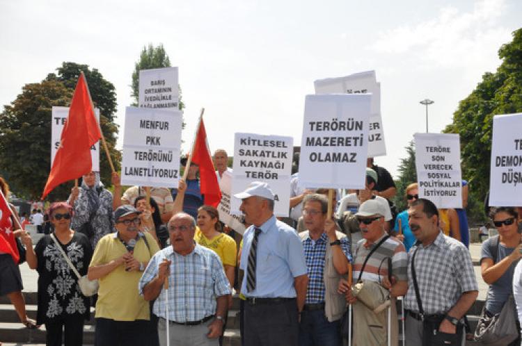 Ankara’da engelli vatandaşlardan teröre tepki eylemi