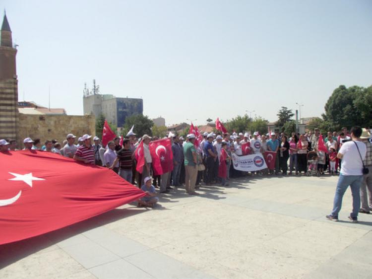 Kırşehir Memur-Sen, Cacabey Meydanı'nda terörü lanetledi