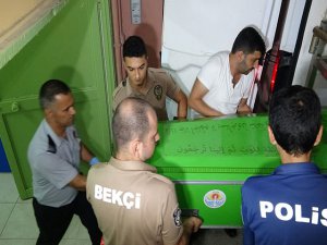 Kadın polis evinde ölü bulundu...