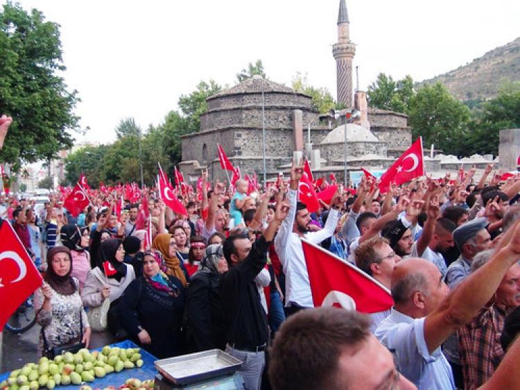 Afyon'da binlerce kişi teröre tepki yürüyüşü yaptı