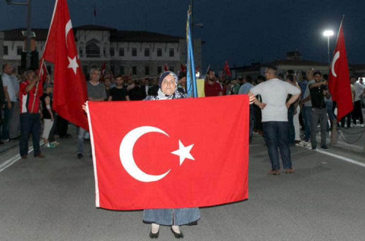 Binlerce Sivaslı şehitler için yürüdü
