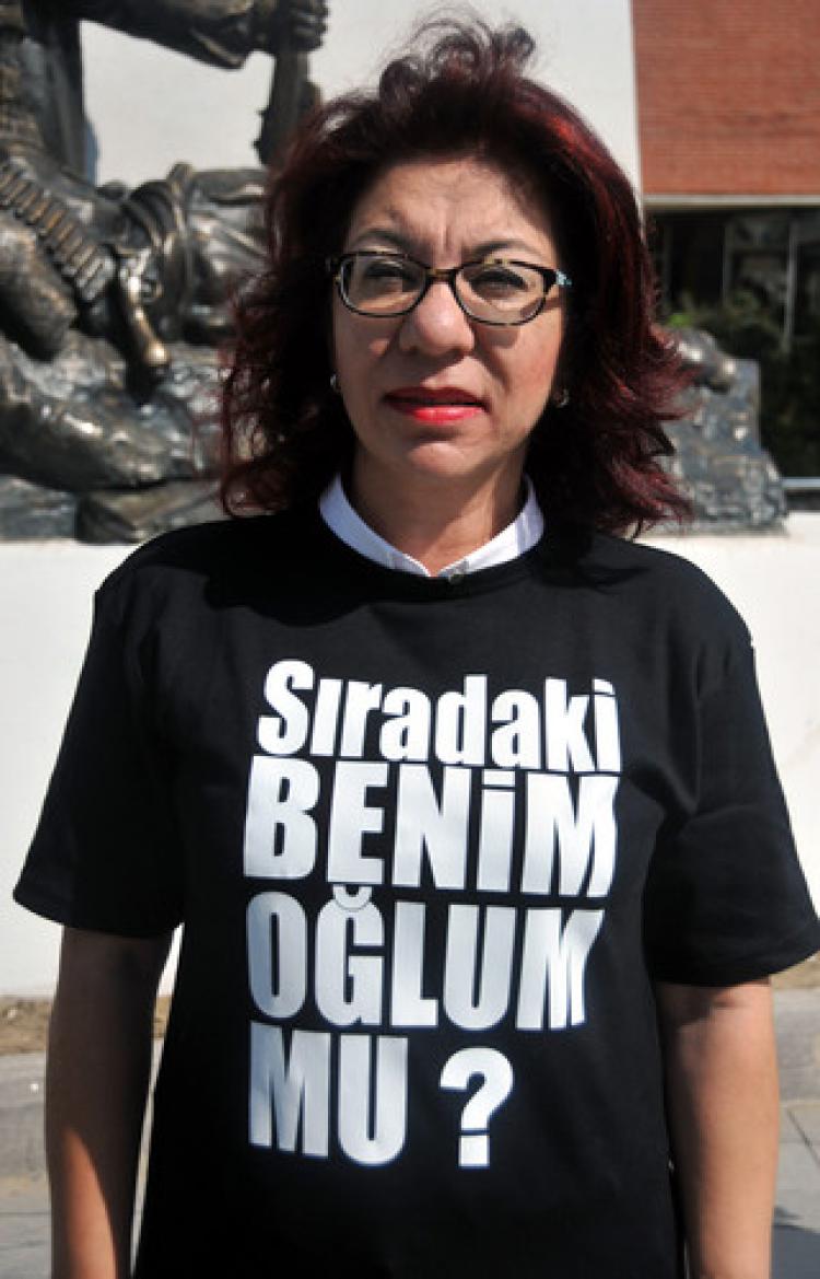 CHP Milletvekili Biçer, tişörtle eylem yaptı
