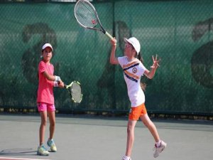 Tenis tutkunları Bursa'da buluşacak