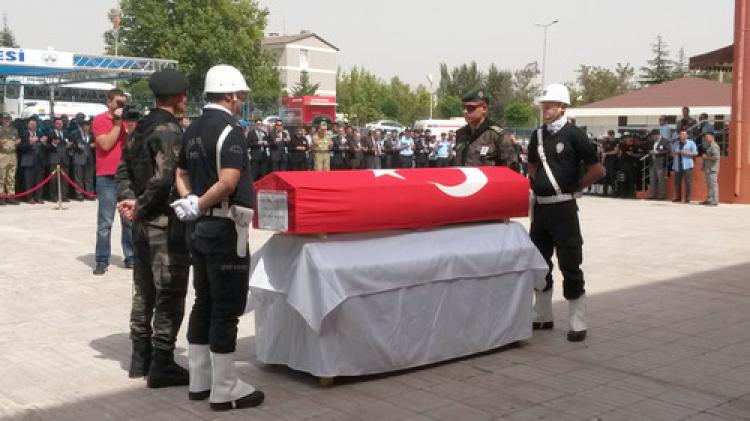 Şehit polis Aydın Nazillioğlu Balıkesir'e uğurlandı