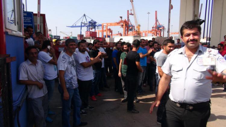 Haydar Paşa Limanı'nda uzak kapı eylemi