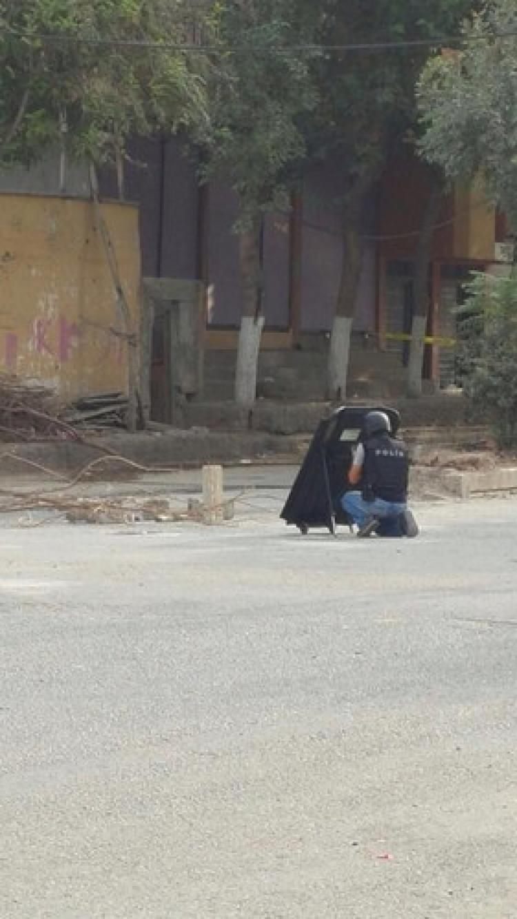 Cadde ortasında el bombası bulundu