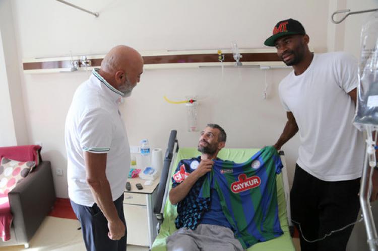 Karaman ve Kweuke'den hasta ziyareti