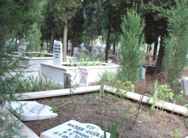 Bursalı genç, mezarlıkta baygın halde bulundu