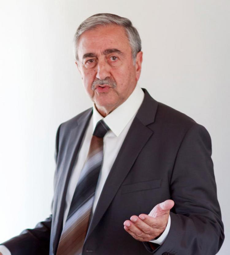 "Kıbrıs'ta çözüm hedefliyoruz"