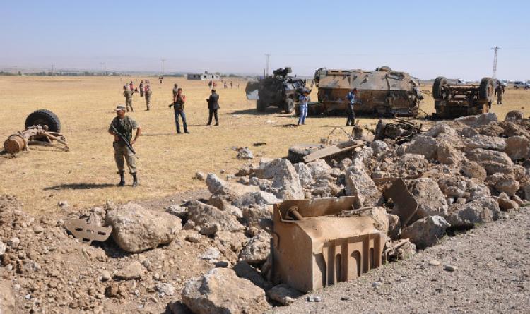 Askeri araca bombalı saldırı: 12 yaralı