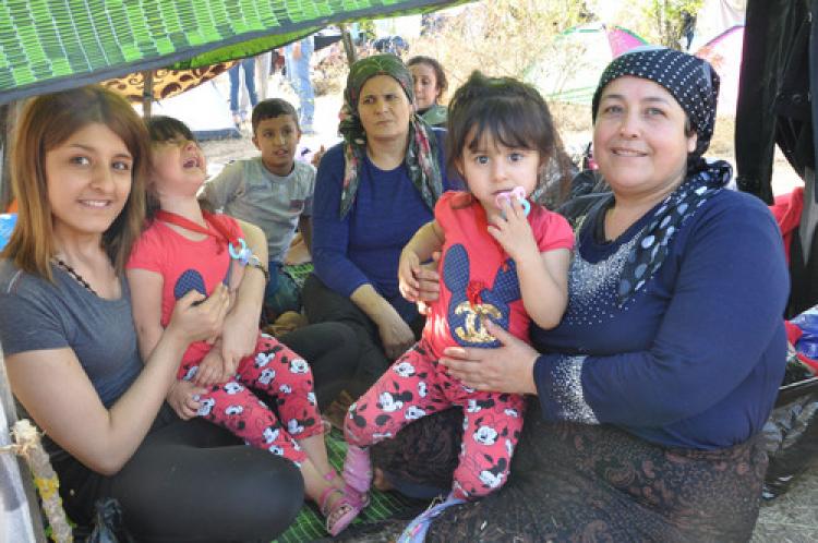Suriyeli sığınmacılar TEM'de açlık grevi başlattı