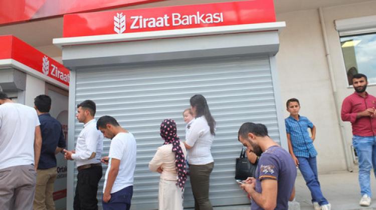 Hakkari'de Ziraat'in bankası kasası boşaldı