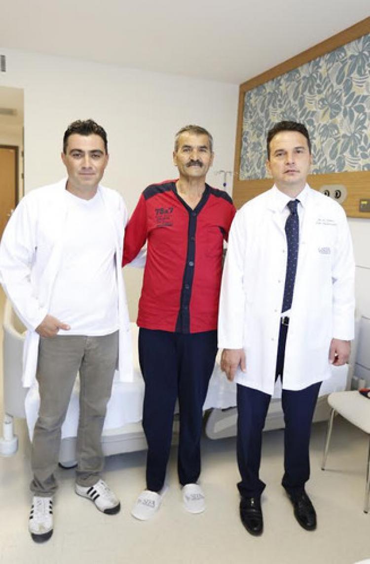 Aniden kararan hayatı karaciğer nakliyle normale döndü