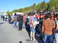 TEM'de Suriyeliler üçüncü geceyi geçirdi