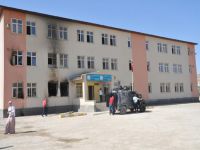 Okula molotoflu saldırı