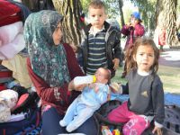 Sığınmacıların bekleyişi sürüyor