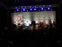 Kıbrıs'ta barış için sahne aldılar