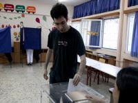 Yunan halkı bir kez daha sandık başında