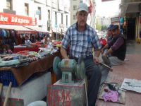 Ele rahat oturan bıçaklar tercih edilmeli