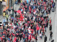 Oslo'daki Türkler teröre karşı yürüdü