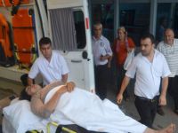 Salça kurutmak için dama çıkmak isteyen kadın merdivenlerden düştü