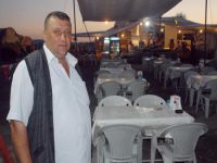 Kamyonlarla seyyar lokanta açtı